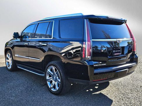 Used 2020 Cadillac Escalade Premium Luxury image 5