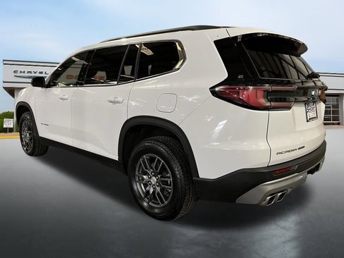 Used 2025 GMC Acadia Elevation AWD/4WD image 3