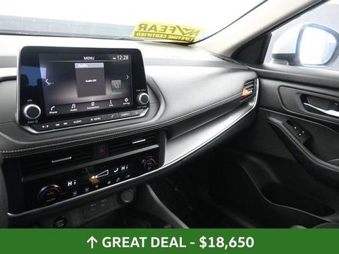 Used 2024 Nissan Rogue SV image 24