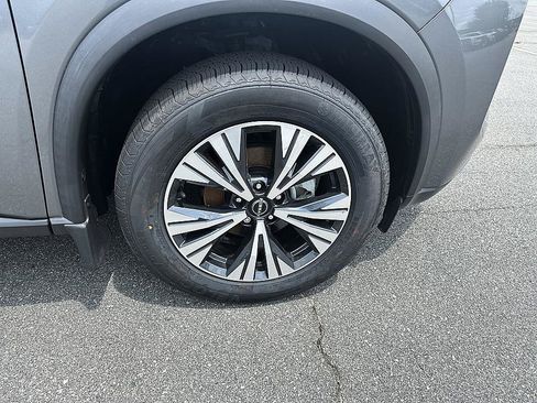 Used 2023 Nissan Rogue SV w/ SV Premium B Package FWD image 6