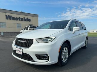 Used 2022 Chrysler Pacifica Touring-L FWD video 1