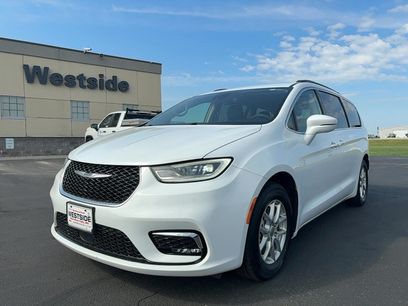 Used 2022 Chrysler Pacifica Touring-L