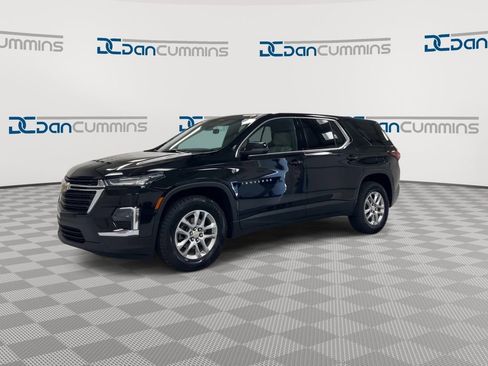 Used 2023 Chevrolet Traverse LS FWD image 4
