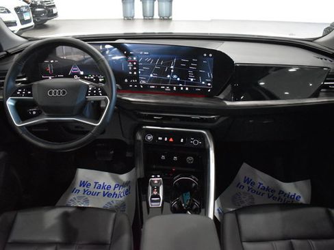 Used 2025 Audi Q5 Premium w/ Convenience Package AWD/4WD image 24
