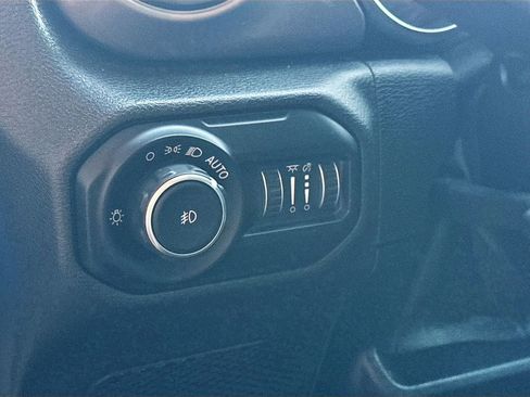 Used 2021 Jeep Wrangler Sport AWD/4WD image 11