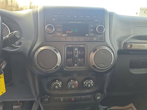 Used 2016 Jeep Wrangler Unlimited Sport image 19