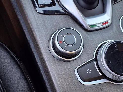 Used 2023 Alfa Romeo Stelvio Ti w/ Active Assist Plus Package image 31