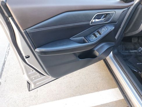 Certified 2022 Nissan Rogue Platinum w/ Head-Up Display Package image 30