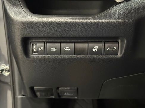 Used 2020 Toyota RAV4 XLE Premium image 15