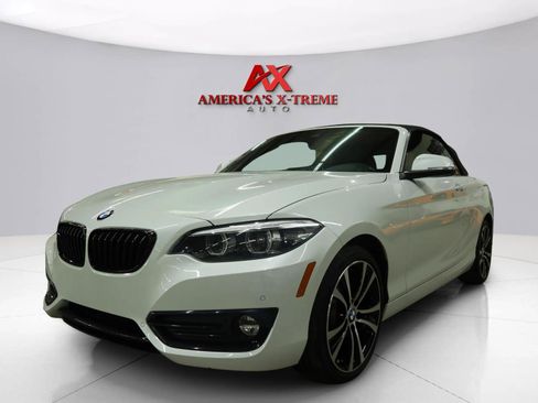 Used 2020 BMW 230i Convertible w/ Premium Package RWD image 2