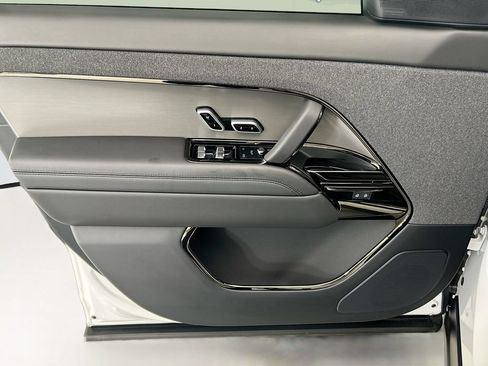 Certified 2026 Land Rover Range Rover Sport SE AWD/4WD image 23