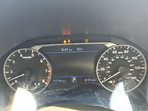 Used 2024 Nissan Altima 2.5 SR w/ SR Premium Package FWD image 8