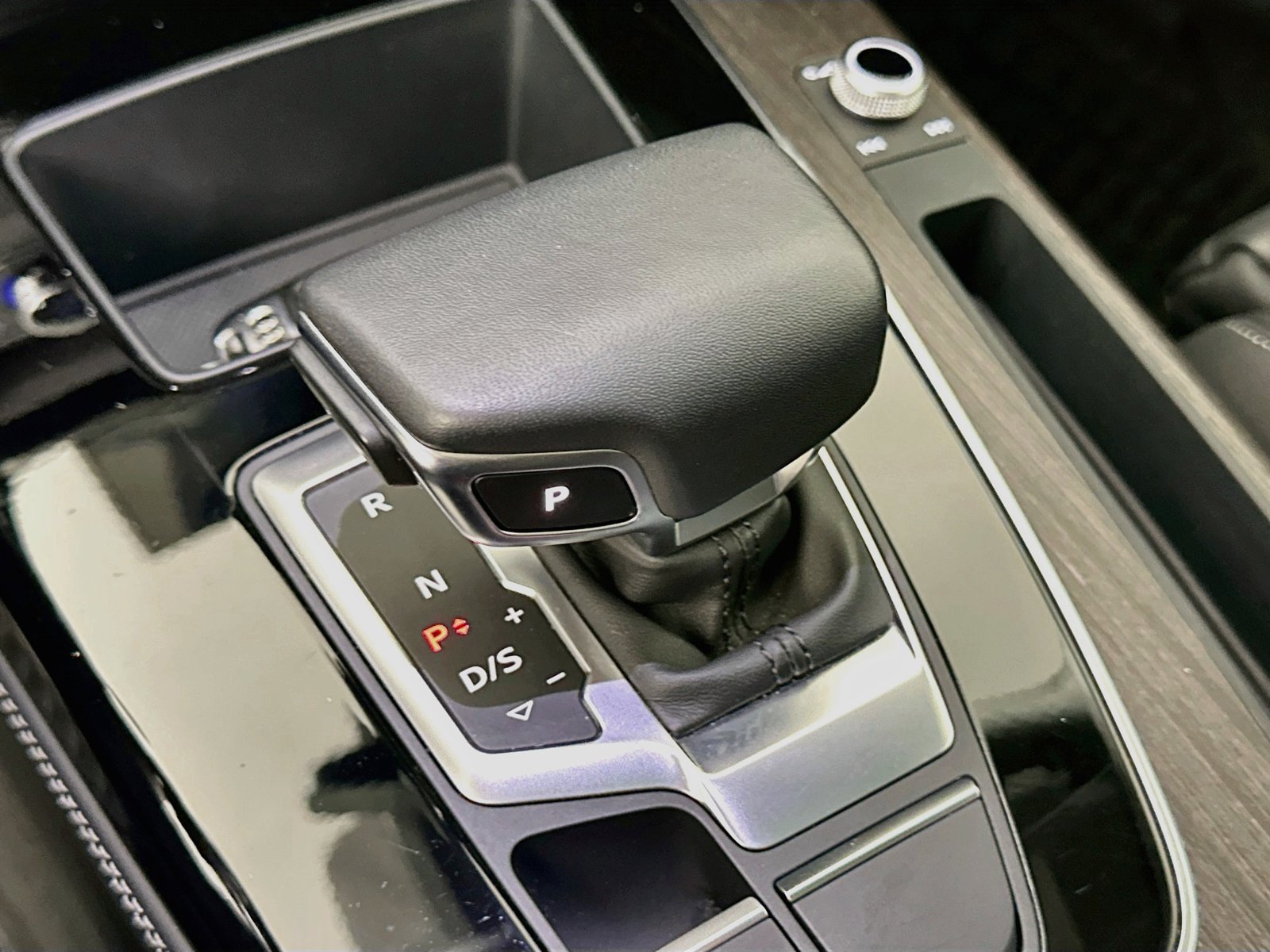Certified 2024 Audi Q5 e Premium Plus AWD/4WD image 27