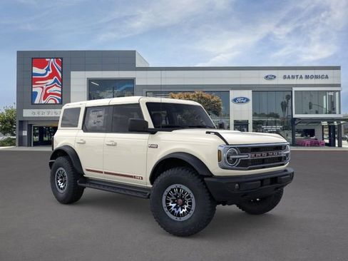 New 2026 Ford Bronco Outer Banks w/ Sasquatch Package AWD/4WD image 7