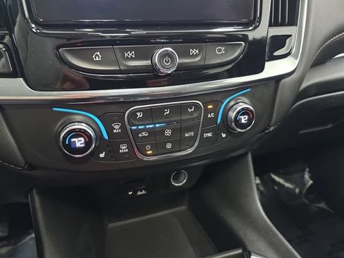 Used 2020 Chevrolet Traverse RS AWD/4WD image 24