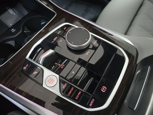 New 2026 BMW X5 sDrive40i w/ M Sport Package image 18