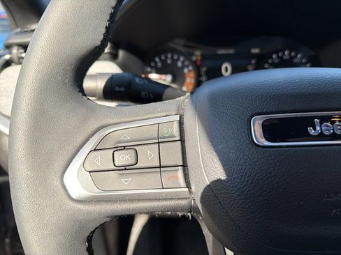 Used 2024 Jeep Compass Latitude w/ Convenience Group image 19