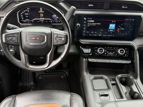 Used 2024 GMC Sierra 2500 AT4 image 11