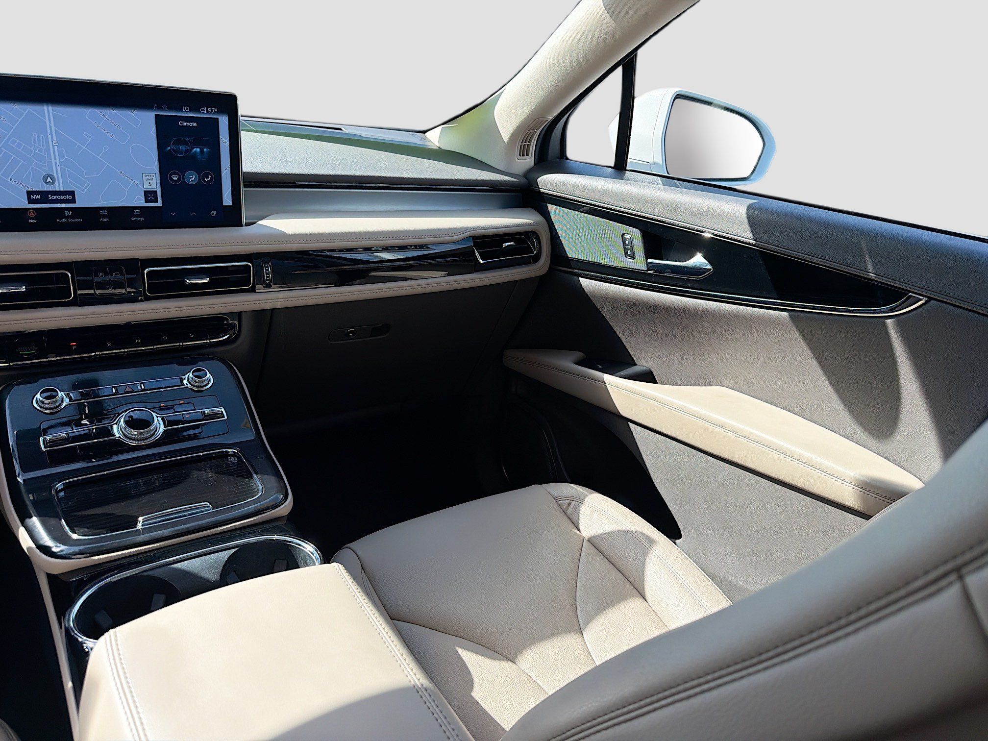 Used 2023 Lincoln Nautilus FWD w/ Premium Package image 23