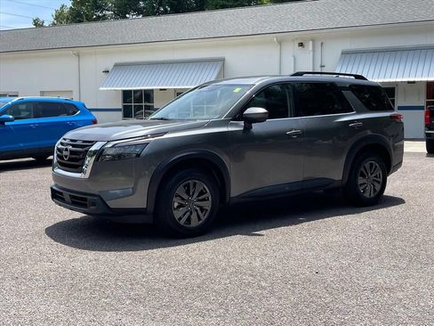 Used 2025 Nissan Pathfinder SV FWD image 26