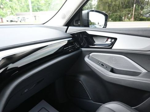 Used 2025 Acura MDX SH-AWD image 30