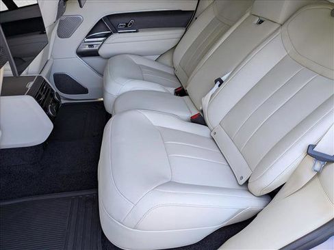 Used 2024 Land Rover Range Rover Long Wheelbase Autobiography image 16