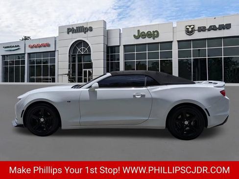 Used 2020 Chevrolet Camaro LT RWD image 6