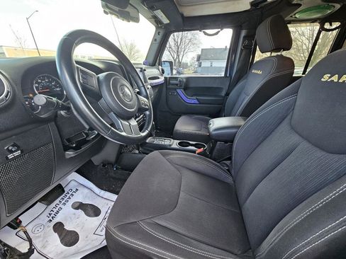 Used 2013 Jeep Wrangler Unlimited Sahara image 16