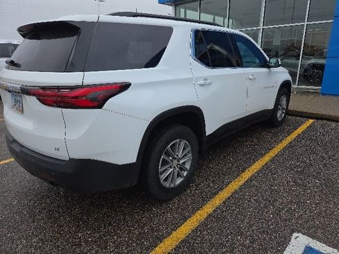 Used 2022 Chevrolet Traverse LT AWD/4WD image 2