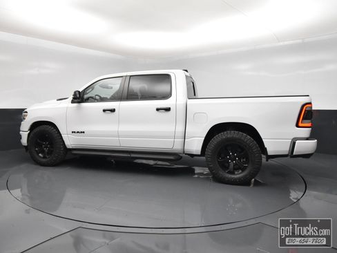 Used 2023 RAM 1500 Laramie AWD/4WD image 3