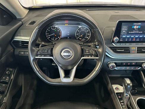 Used 2023 Nissan Altima 2.5 SR FWD image 16