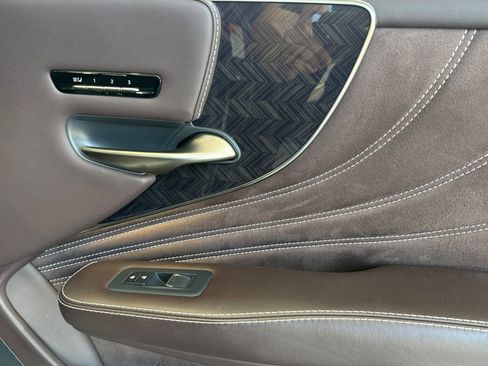 Used 2019 Lexus LS 500 w/ Interior Upgrade Package RWD image 21