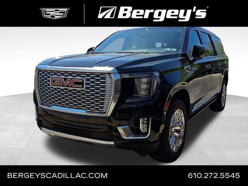 Used 2022 GMC Yukon XL Denali AWD/4WD image 1