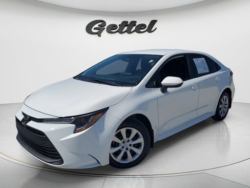 Used 2026 Toyota Corolla LE FWD image 1