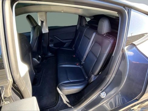 Used 2023 Tesla Model Y Performance image 19
