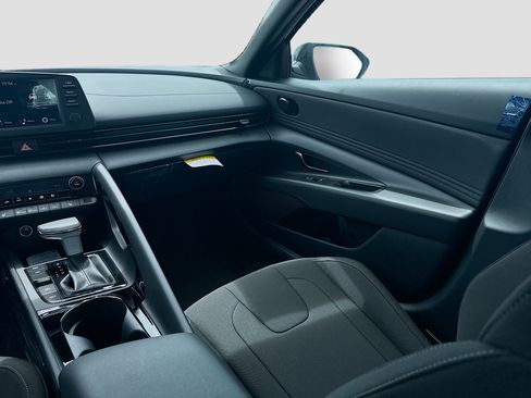 New 2026 Hyundai Elantra SEL Sport Premium FWD image 16
