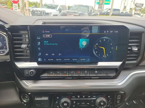 Used 2023 Chevrolet Silverado 1500 High Country w/ Technology Package image 20