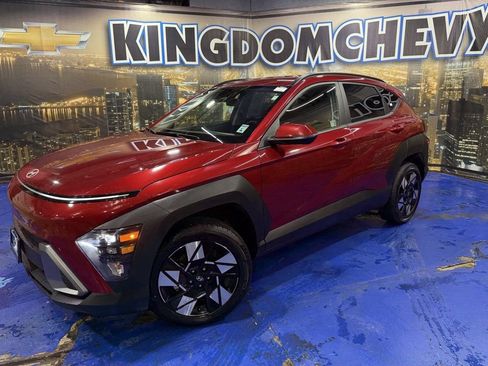 Used 2025 Hyundai Kona SEL image 2