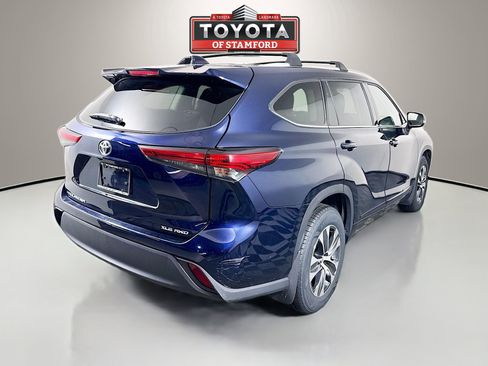 Certified 2022 Toyota Highlander XLE image 7