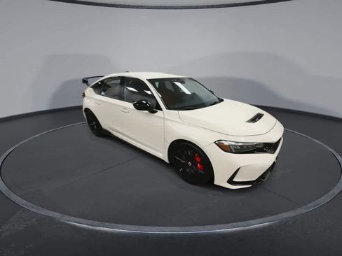 Used 2023 Honda Civic Type R image 2