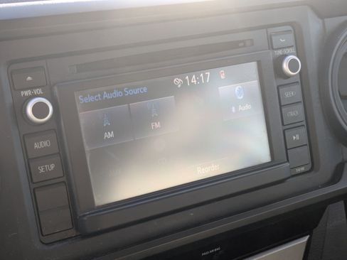 Used 2018 Toyota Tacoma SR image 12