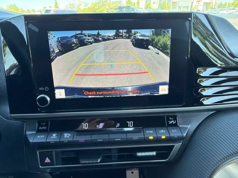 Used 2025 Toyota Camry SE FWD image 29