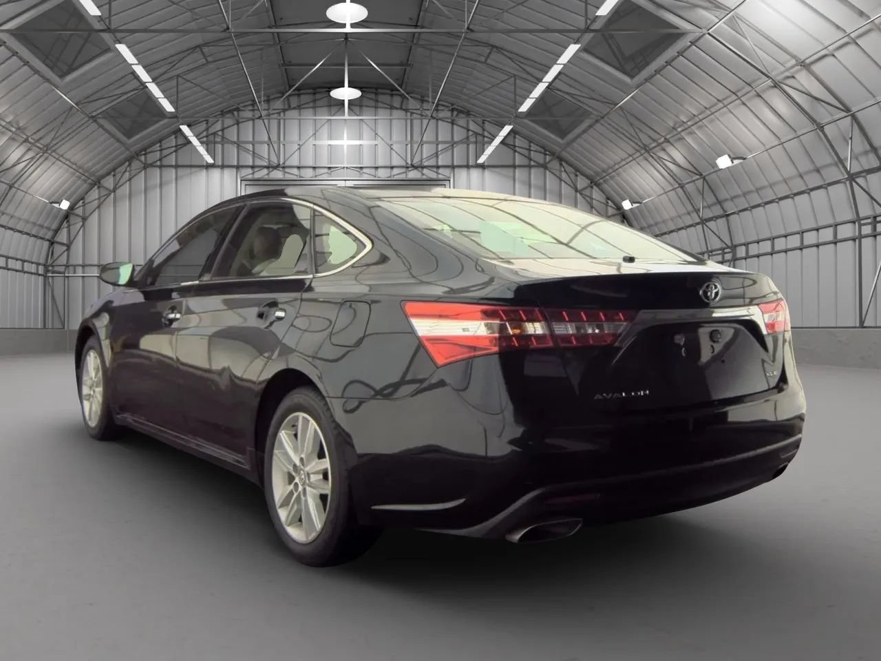 Used 2013 Toyota Avalon XLE FWD image 18