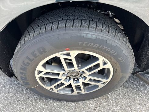 New 2026 Ford Expedition Active RWD image 15