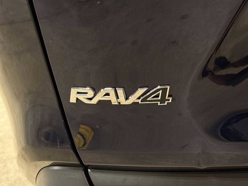 Used 2024 Toyota RAV4 XLE AWD/4WD image 25