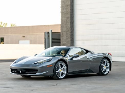 Used 2012 Ferrari 458 Italia Coupe RWD image 4