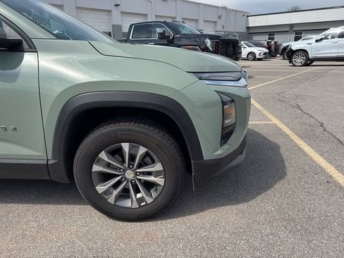 Used 2025 Chevrolet Equinox LT w/ Safety and Technology Package image 6