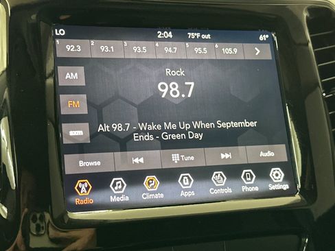 Used 2019 Jeep Cherokee Limited FWD image 21