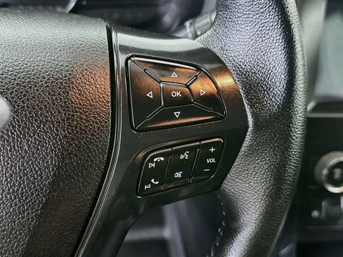 Used 2018 Ford Explorer XLT w/ Equipment Group 201A FWD image 25
