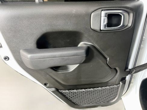 Used 2024 Jeep Wrangler Unlimited Sport AWD/4WD image 28